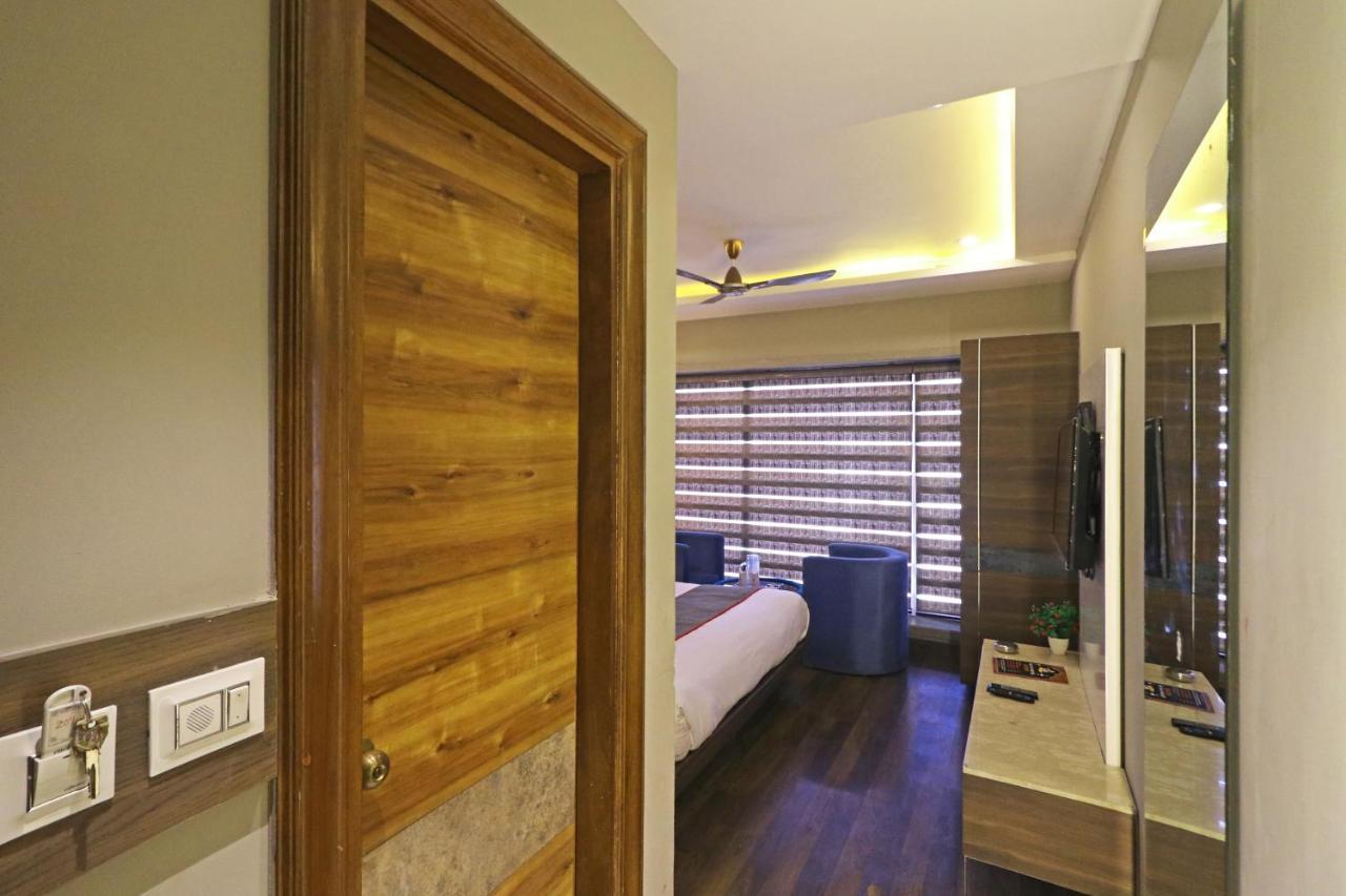 The Ivy Grand Hotel In City Centre With Free Secured Parking 뉴델리 외부 사진