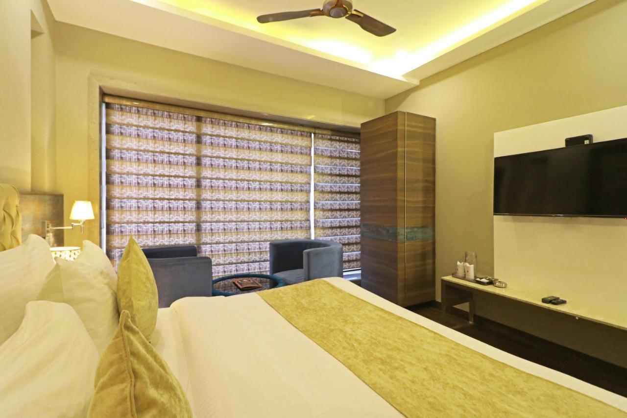 The Ivy Grand Hotel In City Centre With Free Secured Parking 뉴델리 외부 사진