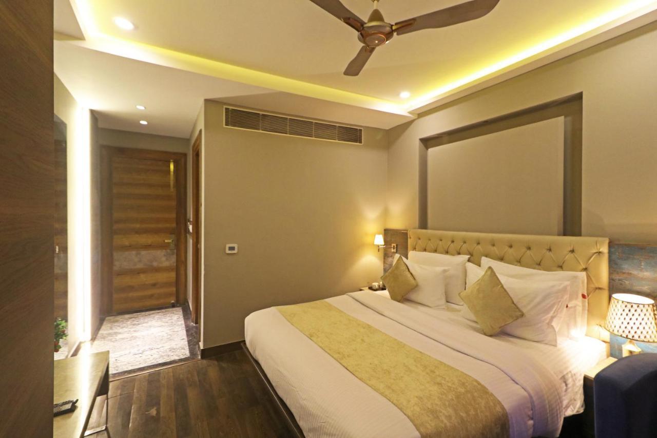 The Ivy Grand Hotel In City Centre With Free Secured Parking 뉴델리 외부 사진