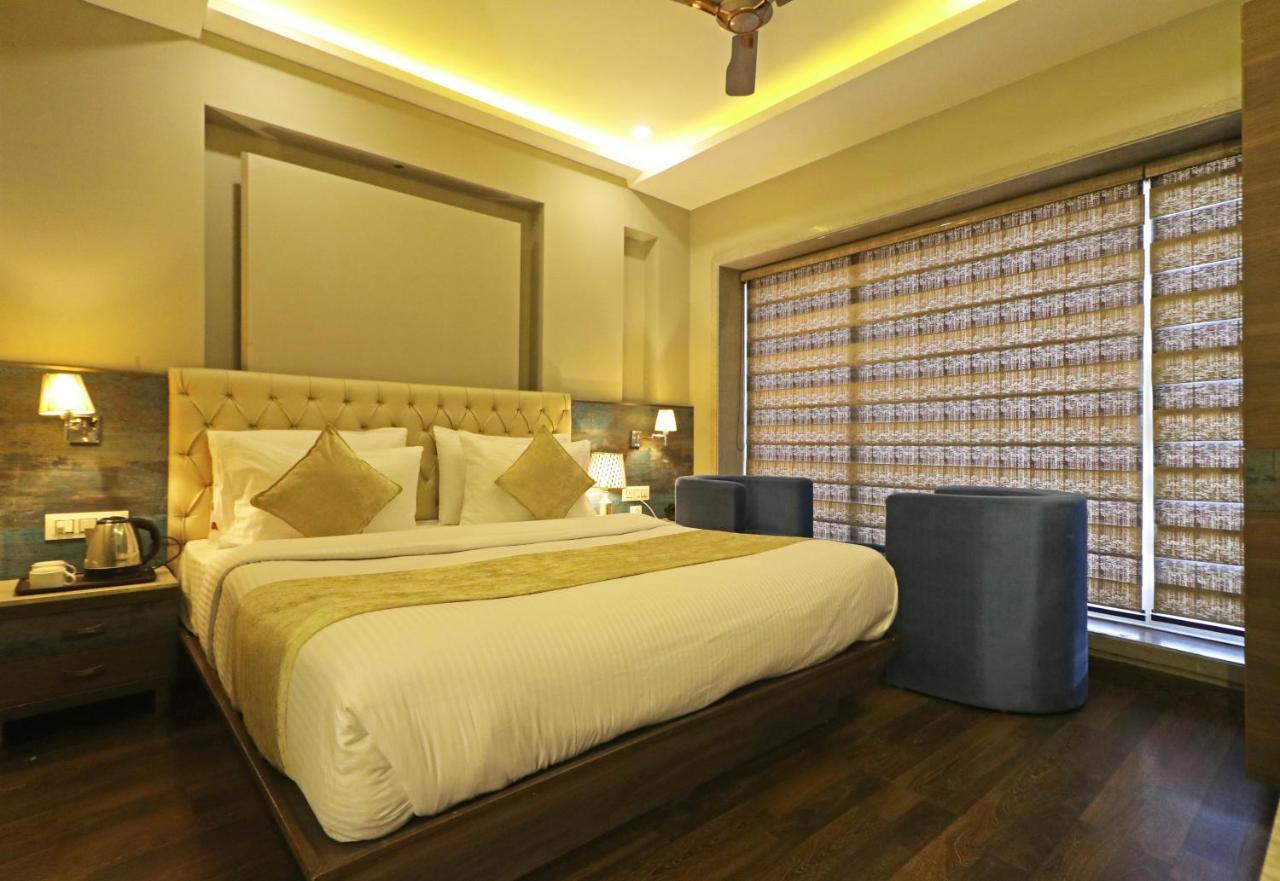 The Ivy Grand Hotel In City Centre With Free Secured Parking 뉴델리 외부 사진