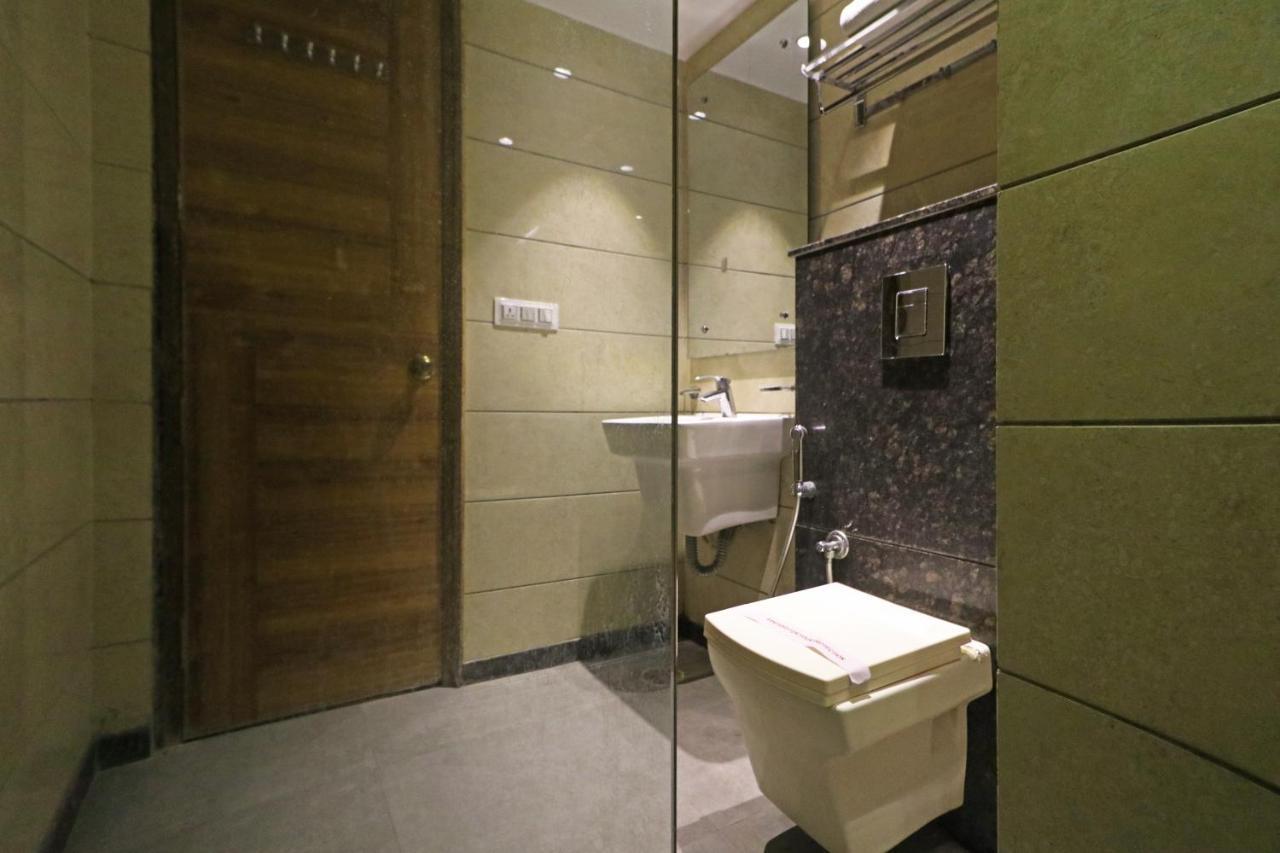 The Ivy Grand Hotel In City Centre With Free Secured Parking 뉴델리 외부 사진