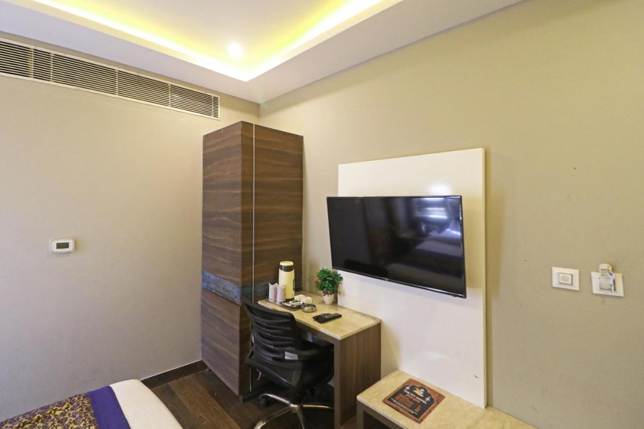 The Ivy Grand Hotel In City Centre With Free Secured Parking 뉴델리 외부 사진