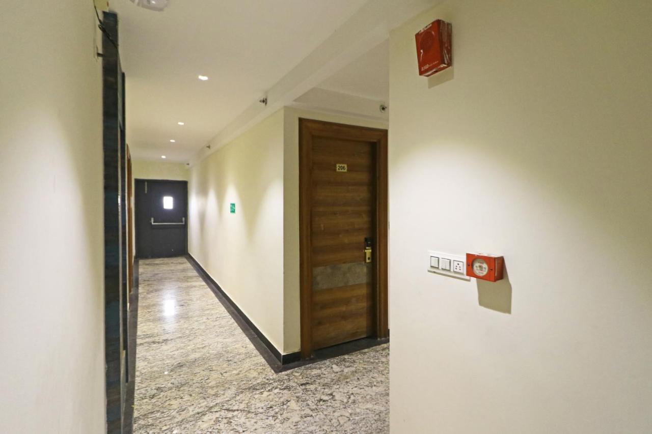 The Ivy Grand Hotel In City Centre With Free Secured Parking 뉴델리 외부 사진
