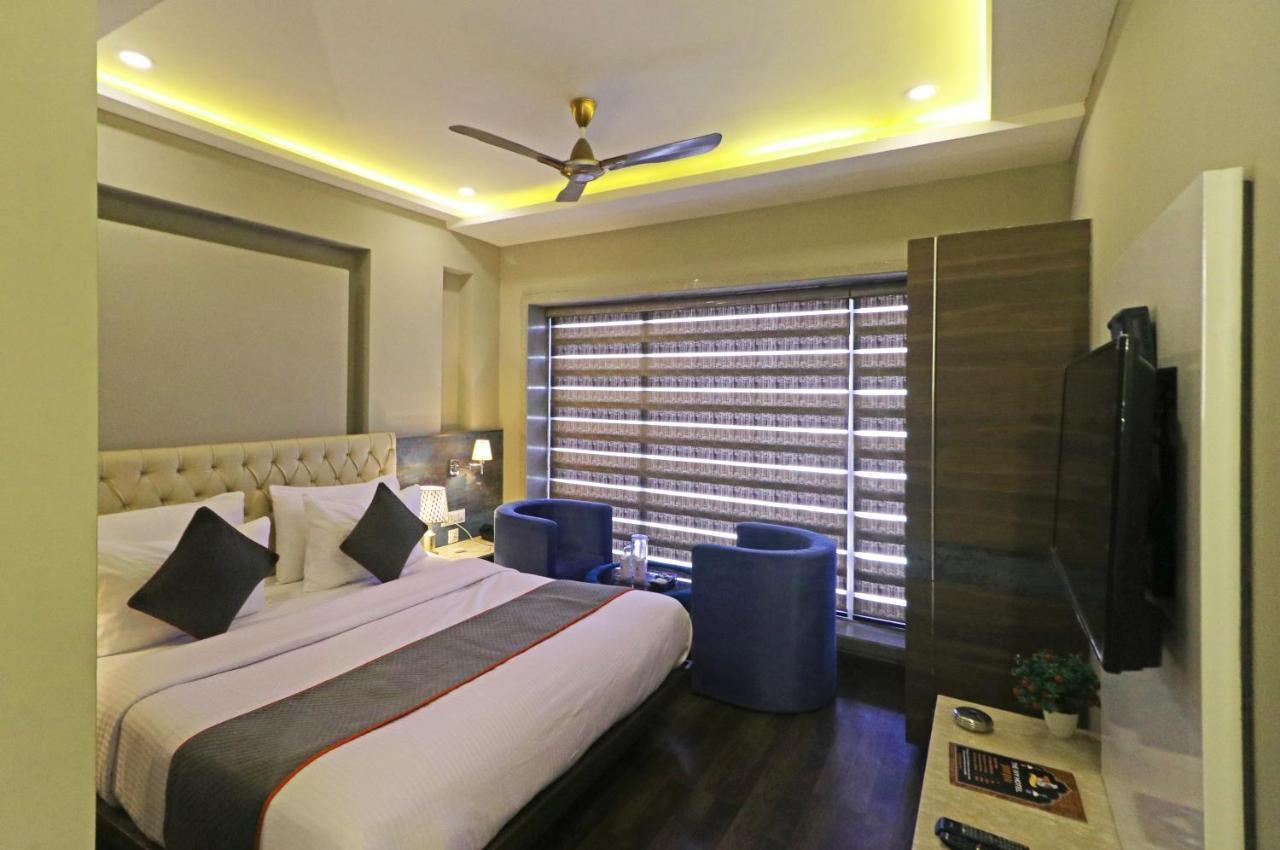 The Ivy Grand Hotel In City Centre With Free Secured Parking 뉴델리 외부 사진