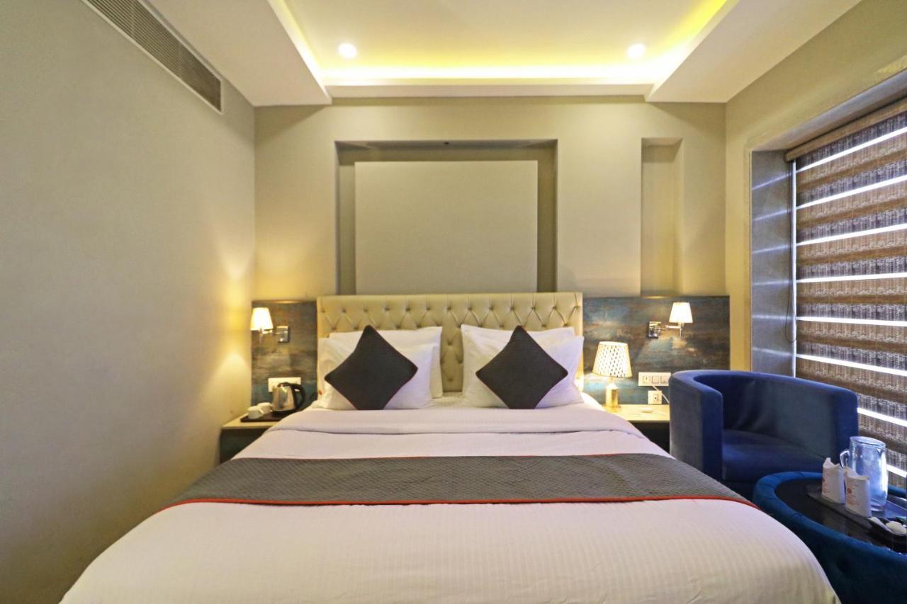 The Ivy Grand Hotel In City Centre With Free Secured Parking 뉴델리 외부 사진