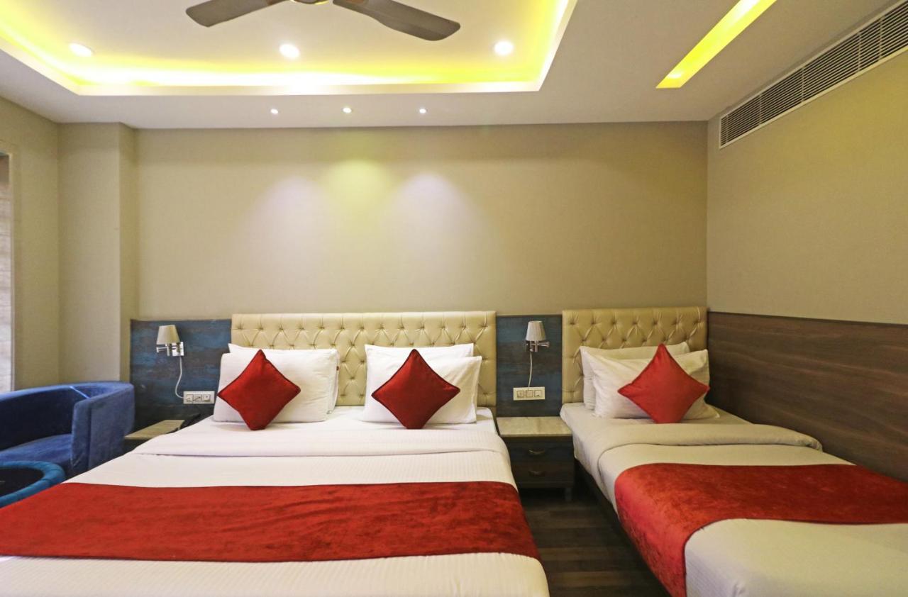 The Ivy Grand Hotel In City Centre With Free Secured Parking 뉴델리 외부 사진