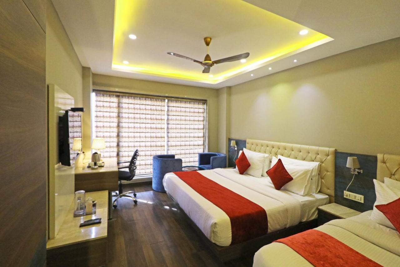 The Ivy Grand Hotel In City Centre With Free Secured Parking 뉴델리 외부 사진
