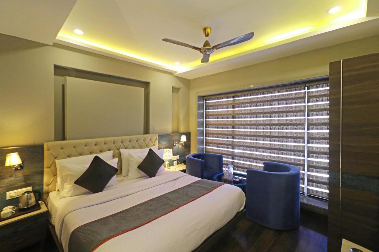 The Ivy Grand Hotel In City Centre With Free Secured Parking 뉴델리 외부 사진