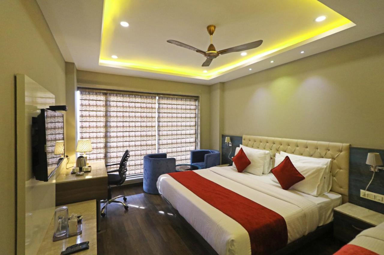 The Ivy Grand Hotel In City Centre With Free Secured Parking 뉴델리 외부 사진