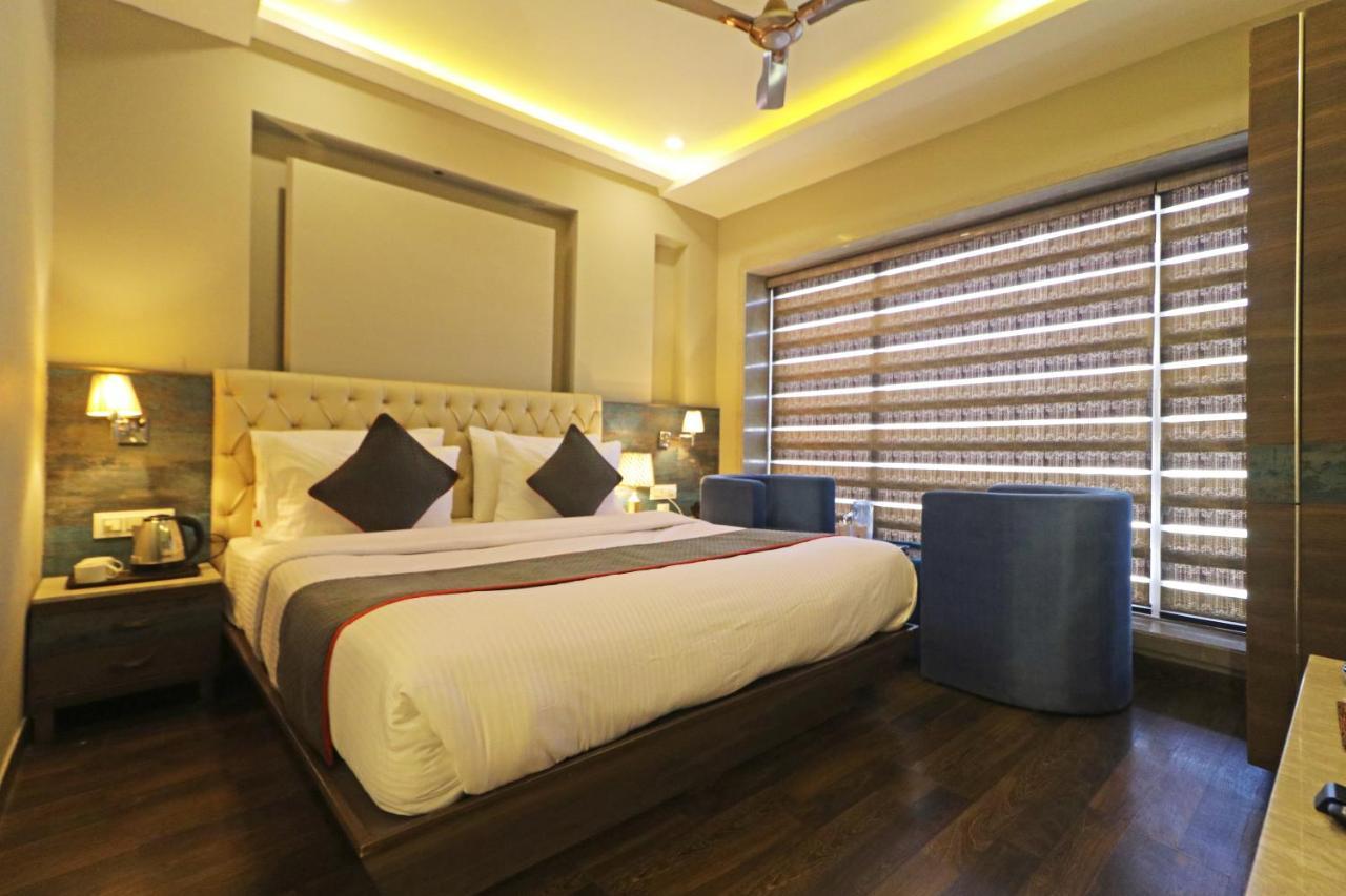 The Ivy Grand Hotel In City Centre With Free Secured Parking 뉴델리 외부 사진