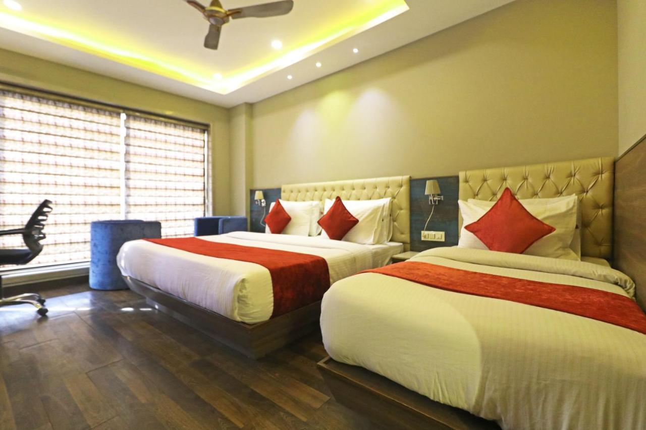 The Ivy Grand Hotel In City Centre With Free Secured Parking 뉴델리 외부 사진