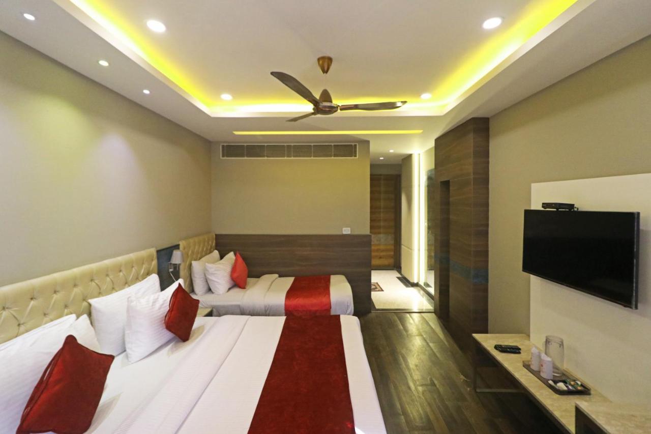 The Ivy Grand Hotel In City Centre With Free Secured Parking 뉴델리 외부 사진