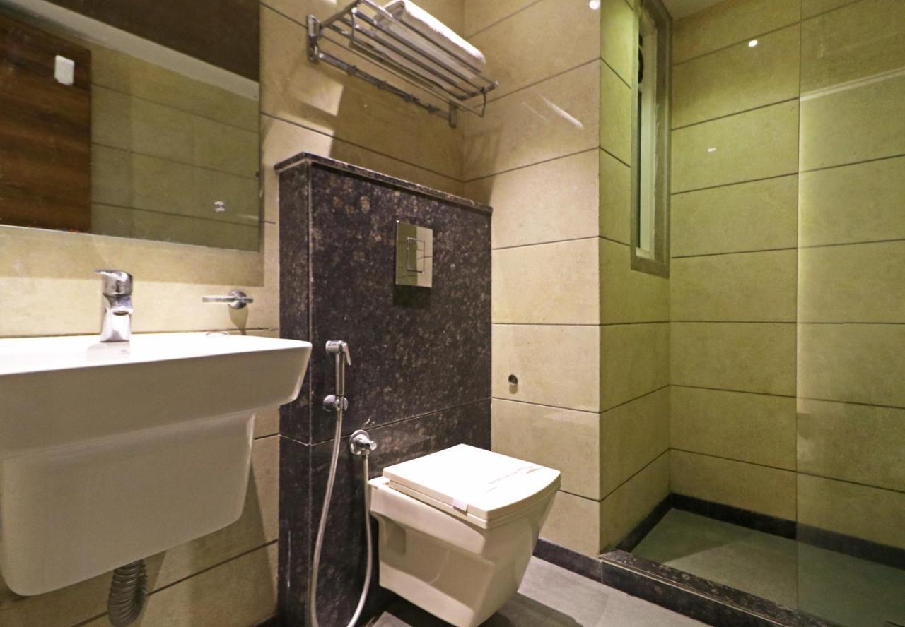 The Ivy Grand Hotel In City Centre With Free Secured Parking 뉴델리 외부 사진