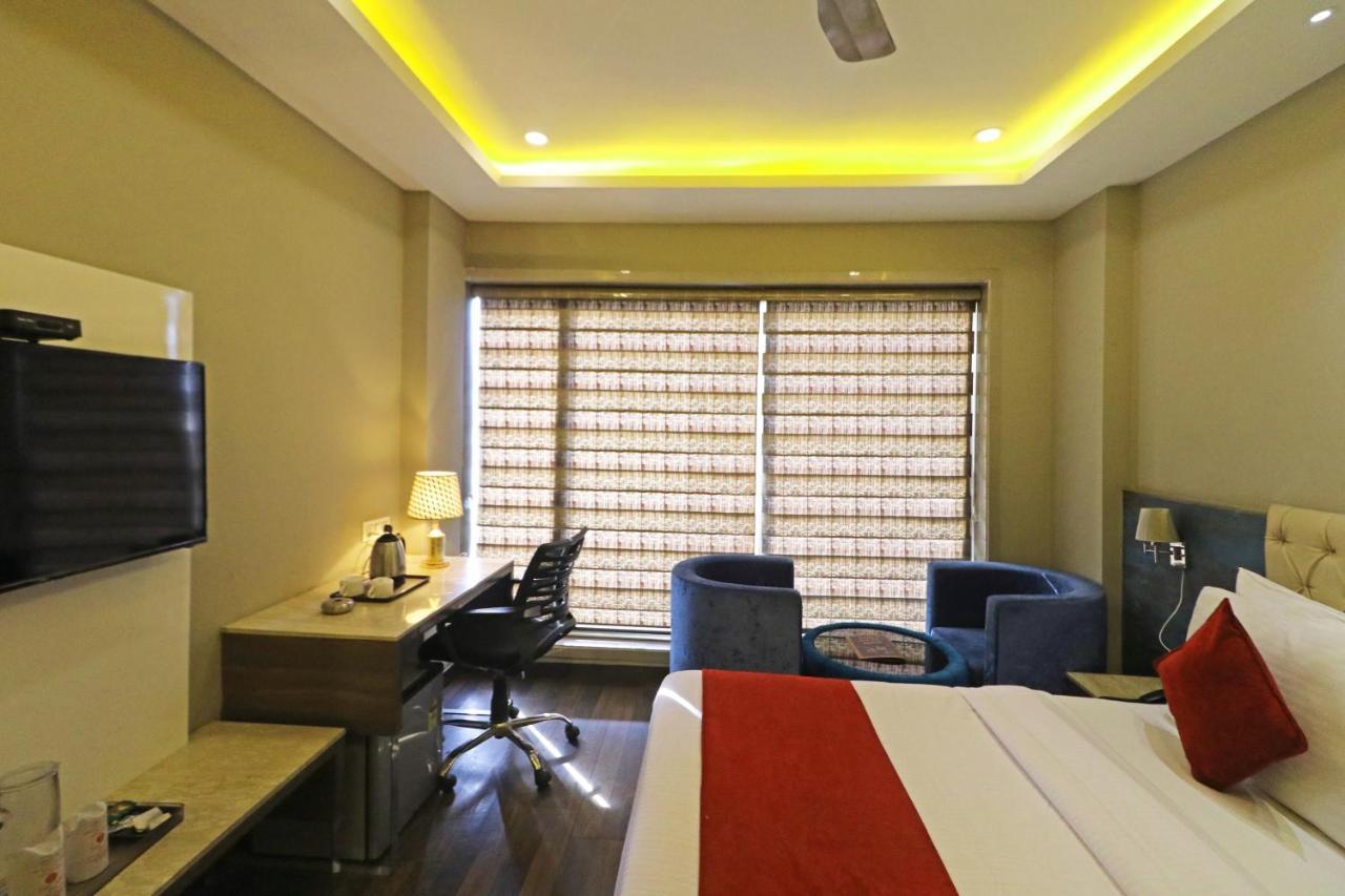 The Ivy Grand Hotel In City Centre With Free Secured Parking 뉴델리 외부 사진